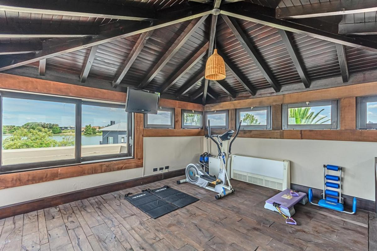 Home Gym Casa Estilo Tailandés Lago rapel
